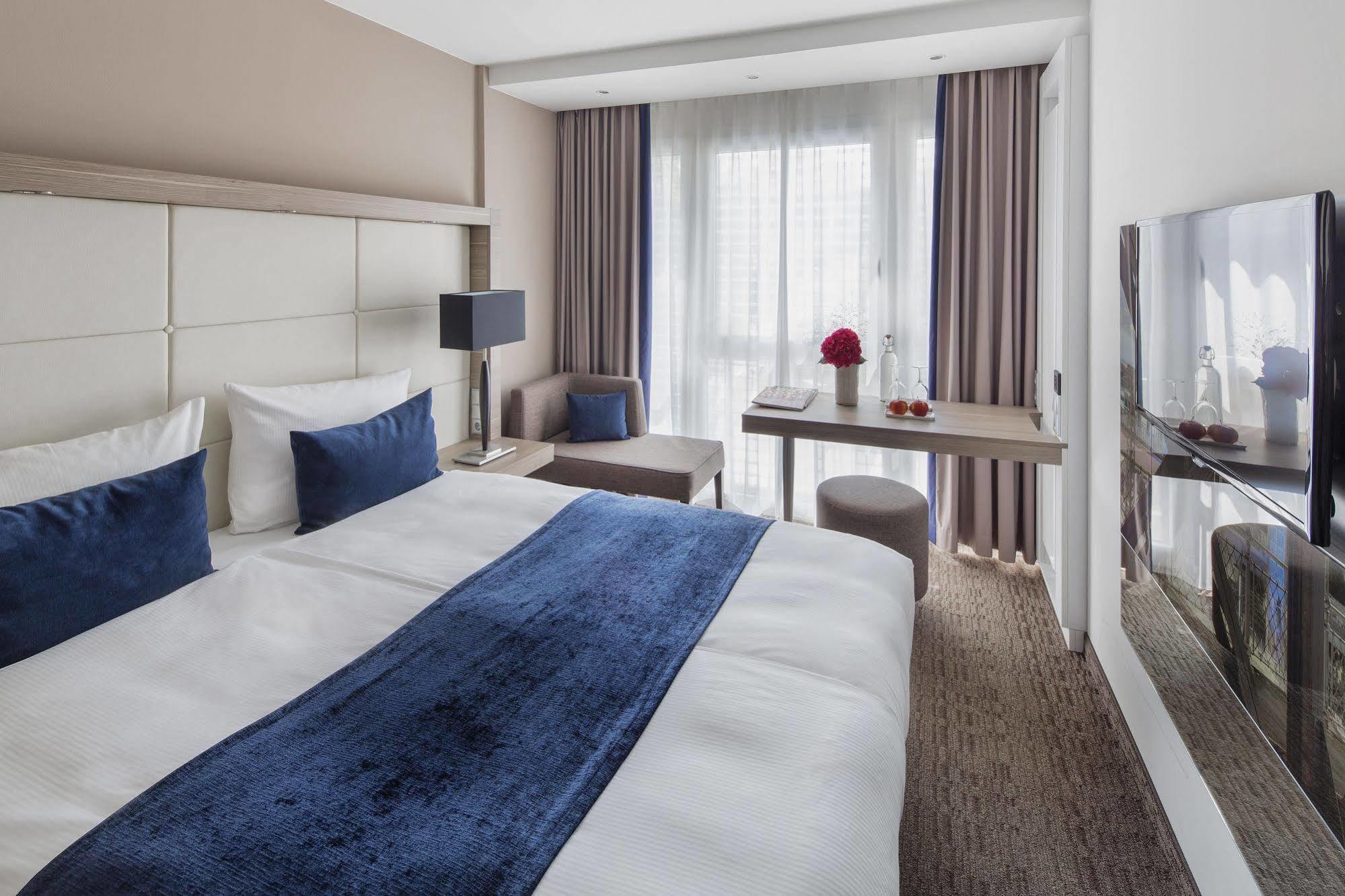 The Alex Hotel Freiburg im Breisgau Dış mekan fotoğraf
